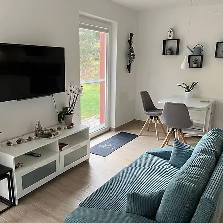 Neu Sanierte Fuer 2-4 P Apartment *