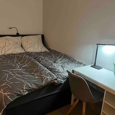 Neu Sanierte Fuer 2-4 P Apartment