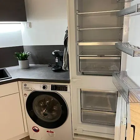 Apartment Neu Sanierte Fuer 2-4 P *