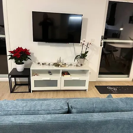 Neu Sanierte Fuer 2-4 P