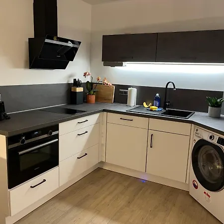 Gemuetliche In Lägenhet *