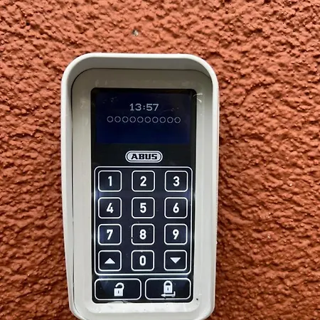 Apartment Neu Sanierte Fuer 2-4 P *