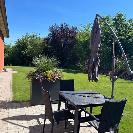 Neu Sanierte Fuer 2-4 P Apartment *