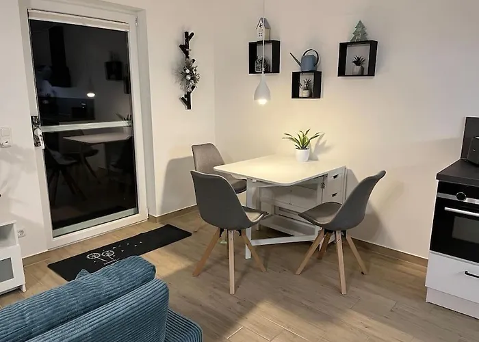 Neu Sanierte Für 2-4 P *