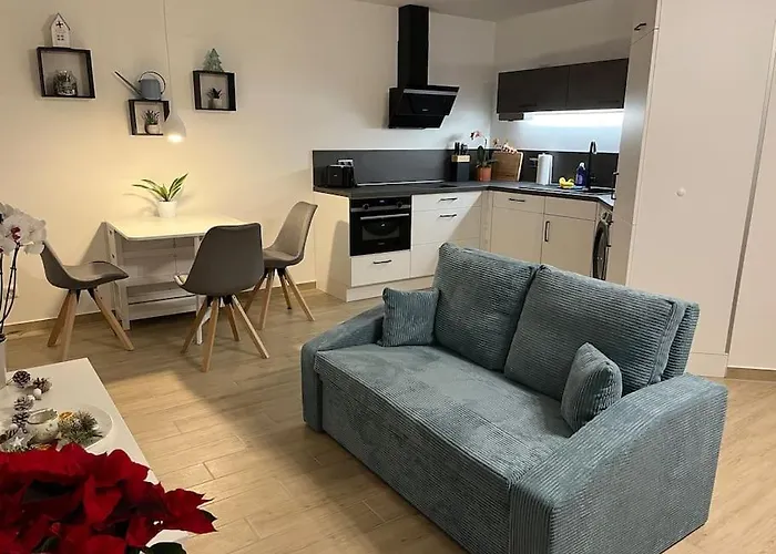 Neu Sanierte Für 2-4 P Apartamento